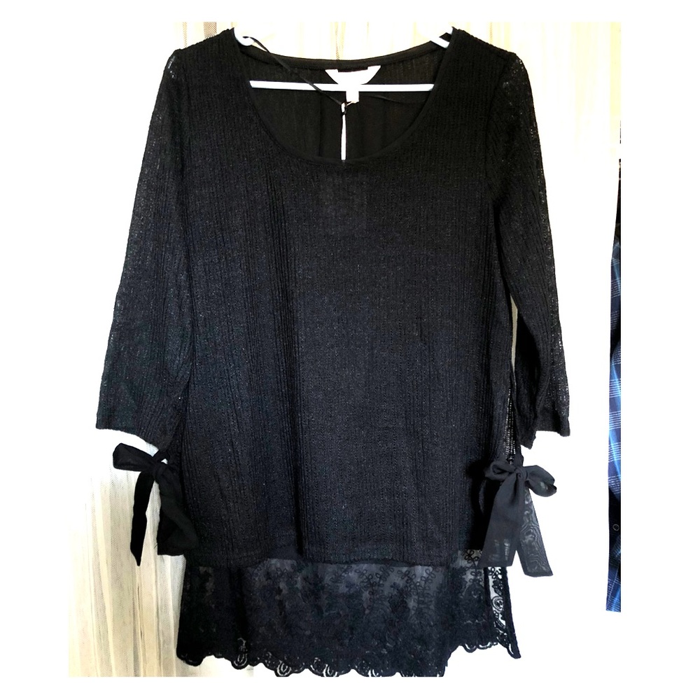 Lauren Conrad shirt with lace trim💛🌟